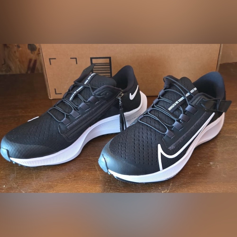 Nike Air Zoom Pegasus 38 FlyEase Womens Casual Running Shoe